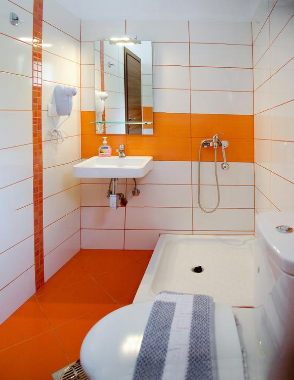 Livari Studios ブアブロウ 部屋 写真